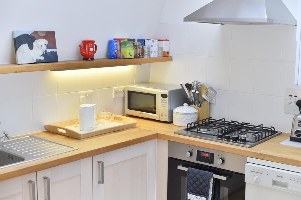Apartament Charming Flat Near Earl'S Court Station, 4 Guests Londyn Zewnętrze zdjęcie